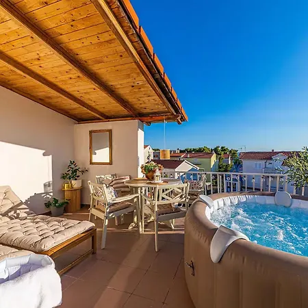 Tina Sea View Retreat *